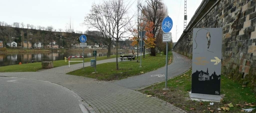 Stelen Elbradweg